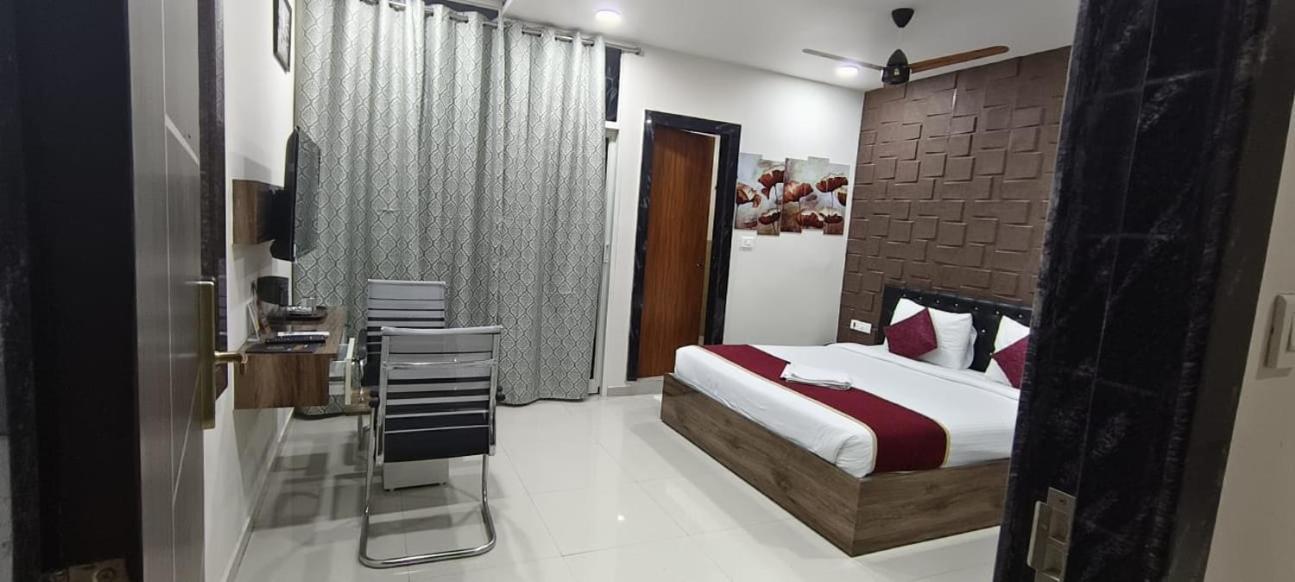 Hotel Vaishnavi Grand Miriālgūda Exterior foto
